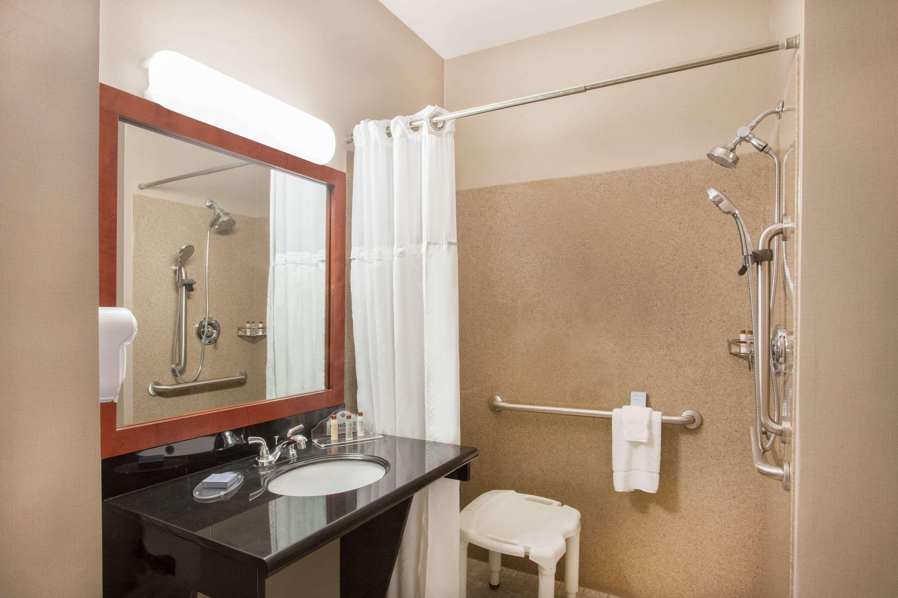 Wingate By Wyndham Columbia Hotel Exterior foto